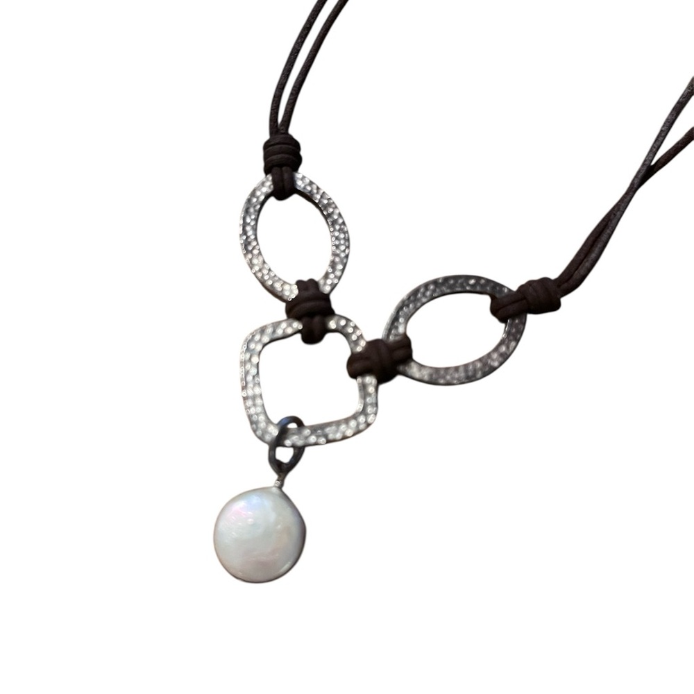 Silpada N1257 Hammered Coin Pearl Leather Necklace - Picture 2 of 3